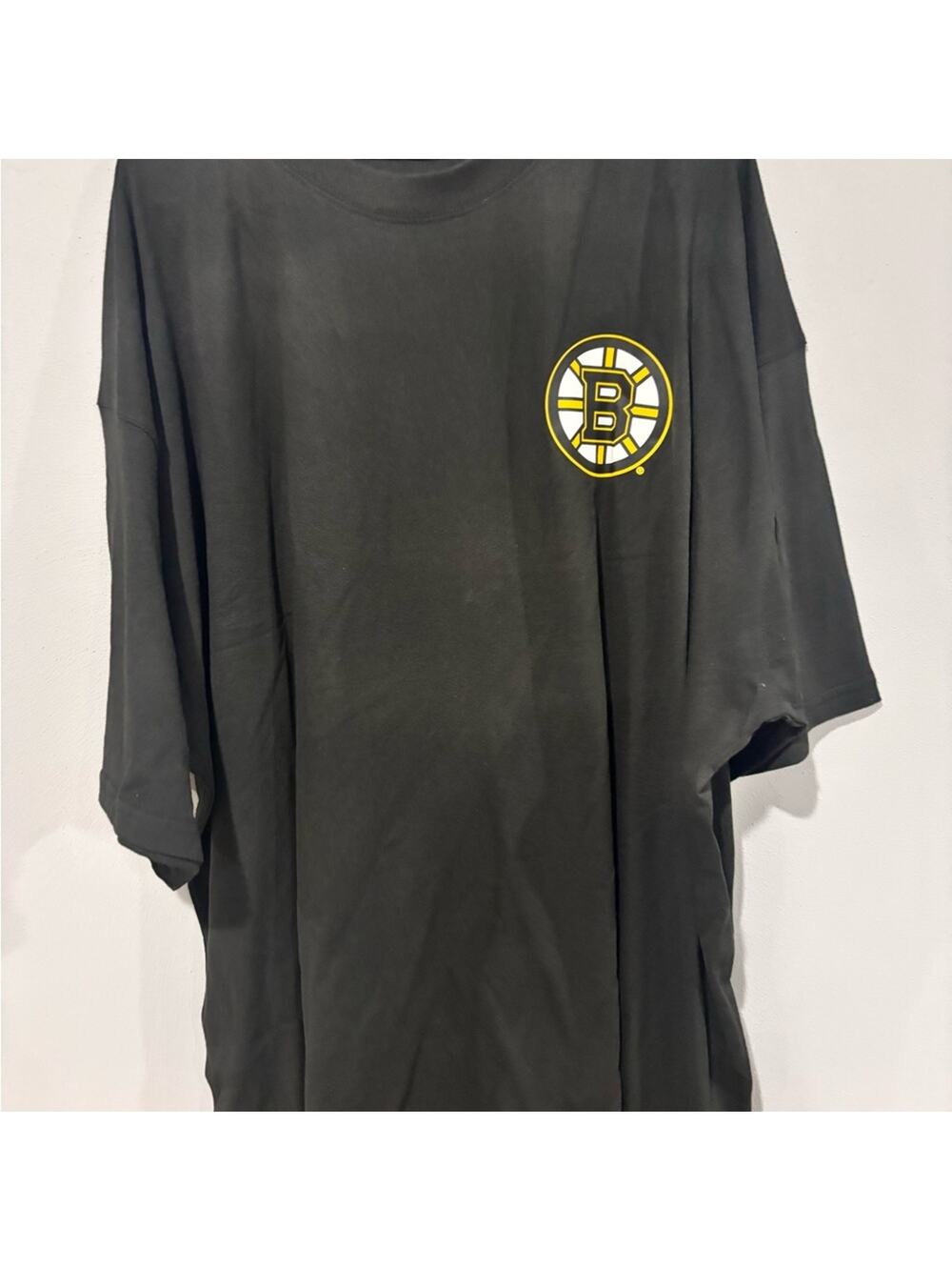 Fanatics  Bruins Black and Gold Logo Tee